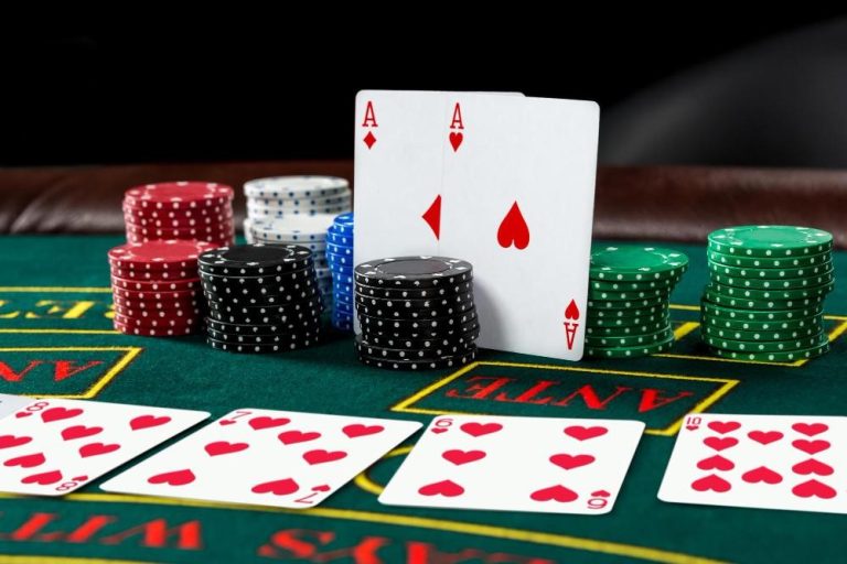 Strategies and Tips of Play Poker and Blackjack